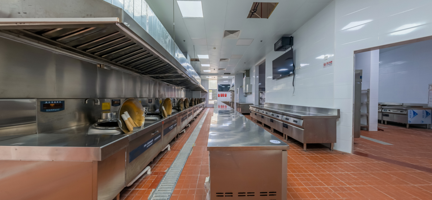 Professional floor cleaning for industrial halls in Duiven